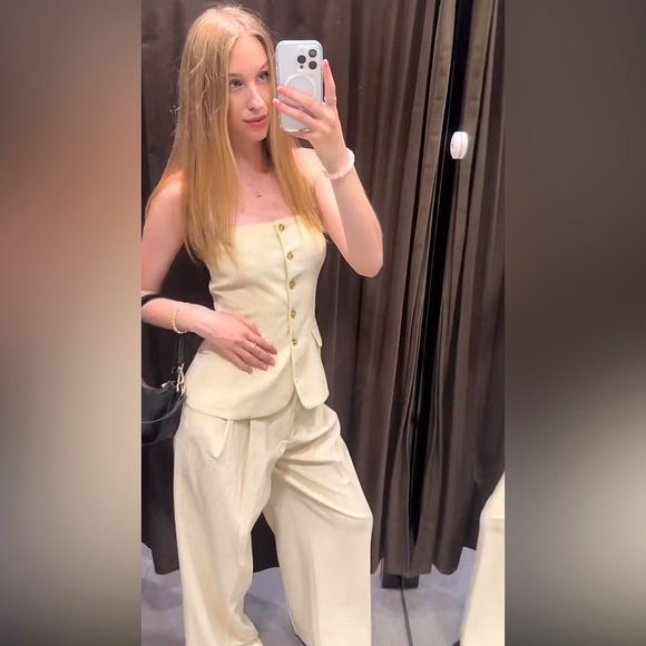 ZARA BUTTONED VEST TOP - Picture 14 of 17